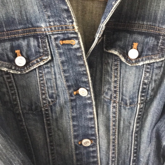 EUC GAP Distress Jean Jacket - Picture 3 of 7